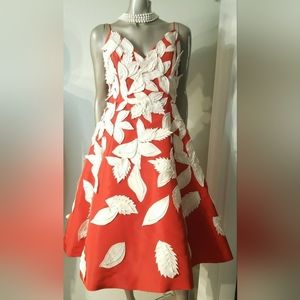 ^□$6,490 NEW OSCAR DE LA RENTA RED WHITE SILK WITH EXCLUSIVE LEAF EMBROID US 6